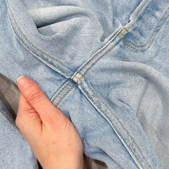 Re/Done 70s High-Rise Stove Pipe Jeans in Seawater Destroyed Light Wash Denim - Picture 6 of 16